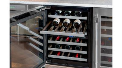 24" Thermador Under-Counter Wine Reserve with Glass Door - T24UW920LS