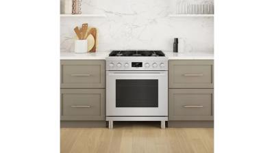 30" Bosch 800 Series Dual Fuel Freestanding Range In Stainless Steel - HDS8055C