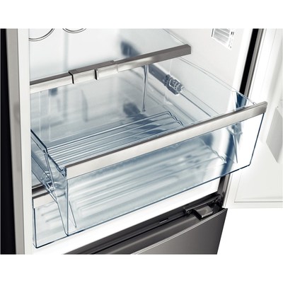 24" Bosch 11 Cu. Ft. 800 Series Counter-Depth Bottom-Freezer Refrigerator In Stainless Steel - B11CB50SSS